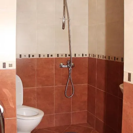 Guest House B&B *